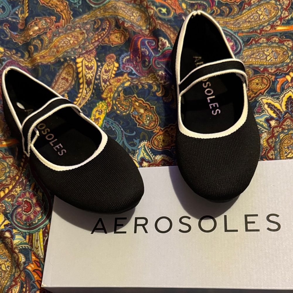 WOMEN'S AEROSOLES CASSINA MARY JANE 
FLATS SIZE 7
